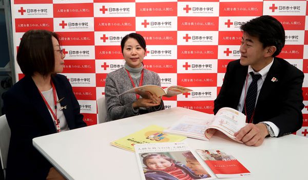 日本赤十字社さまを訪問してお話をうかがいました。
