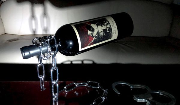 プリズナーワインは虜にする魅力という意味も。